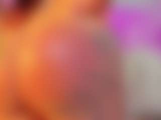 Live cam show with Sarah - Suck on Big Tits