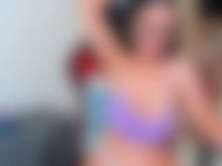 Live cam show with amandaseyfried19 - MILF on CamwithHer