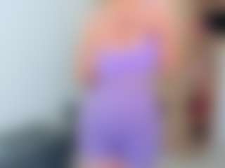 Live cam show with amandaseyfried19 - Cosplay Mature on makecum.org