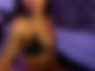 Live cam show with SkylaMartinez - Black College on intimatelivegirls.com