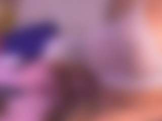 Live cam show with mssburbuja - Ebony Petite on Dare Cams