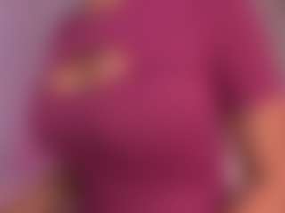 Live cam show with mssburbuja - Ebony MILF on StripNow