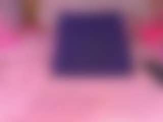 Live cam show with mssburbuja - Ebony Petite on Camsoda