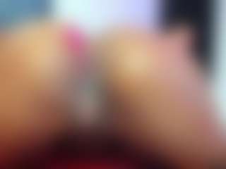 leylaroberth MILF webcam performer live streaming