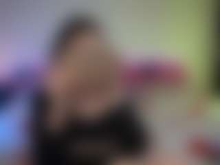 Live cam show with Tiffany - Skinny MILF on Dolls Live