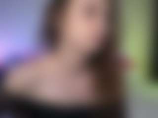 Tiffany MILF webcam performer live streaming
