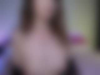 Tiffany MILF webcam performer live streaming