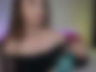 Live cam show with Tiffany - Petite MILF on Camiplay Live