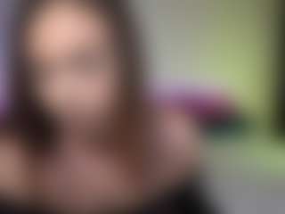 Tiffany MILF webcam performer live streaming