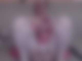 lanapopins MILF webcam performer live streaming