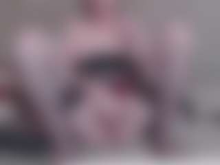 lanapopins MILF webcam performer live streaming