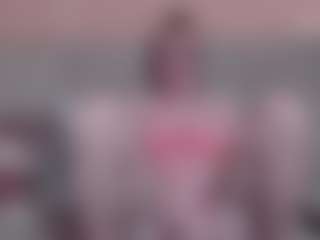 lanapopins MILF webcam performer live streaming