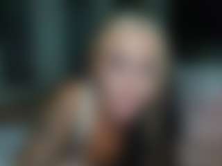 Live cam show with MARGO MAC - Smoke on Latina Girls