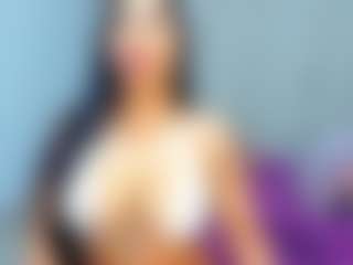 Live cam show with MIA - Lick on Camsoda