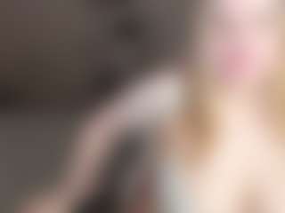Live cam show with annabigass - Blowjob on liverealitysex.com