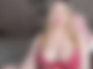 Live cam show with annabigass - Fingers on CamClone