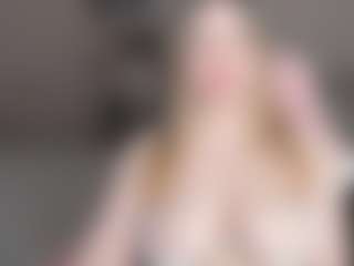 Live cam show with annabigass - Green Eyes on Camsoda