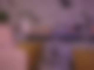 Sarah MILF webcam performer live streaming
