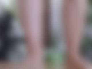 Live cam show with Squirtmania - Outside on Camsoda