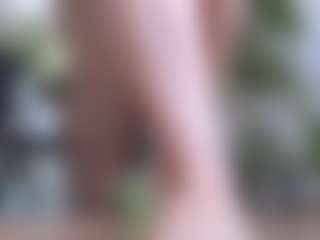 Live cam show with Squirtmania - Kitchen on xfollow cams