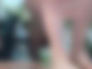 Live cam show with Squirtmania - Outside on Big Tits
