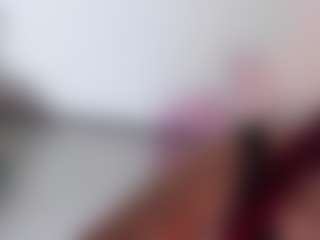 Live cam show with claudia-perez - Nipple Piercings on Camming Site