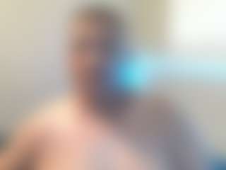 Imbackmandosrealone's Live Sex Cam Show