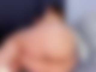 Live cam show with dannasanders - Green Eyes on Mixed Magazine Live
