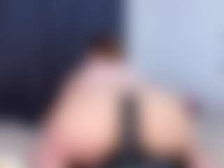 Live cam show with dannasanders - Bikini on wildcum.com