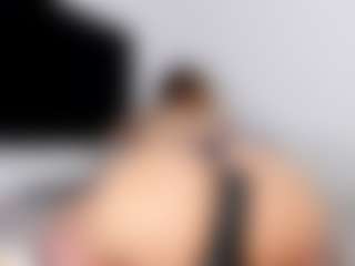 Live cam show with NahomiAcosta - Red Hair Shaved Pussy on CamSextacy