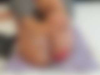 Live cam show with Fuckable Milf - Athletic Middle Aged on Strip Flash - Live Sex Shows