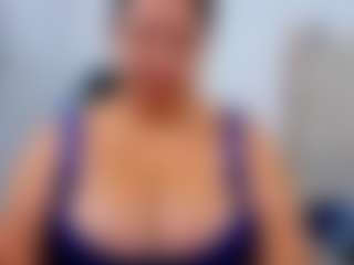 Live cam show with luluferrerr - Glasses on Porn Luv