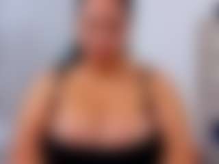 Live cam show with luluferrerr - Glasses on livesuperchat.net