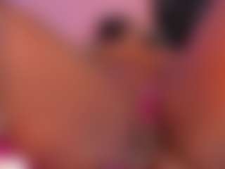 Live cam show with Keily-w - Bedroom Ebony on Soda Cam