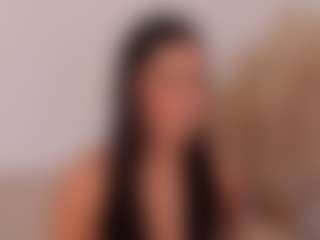 Dezzire's Live Sex Cam Show