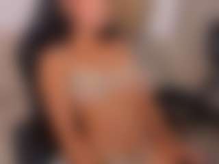 Dezzire's Live Sex Cam Show