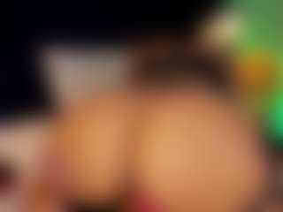 Live cam show with Nayla Potter - Blowjob on Camsoda