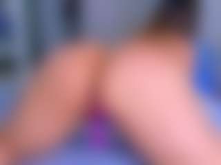 Elianabortt's Live Sex Cam Show
