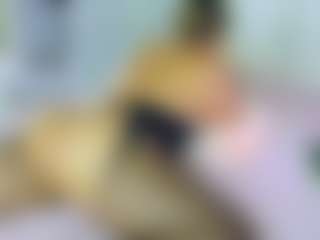 Elianabortt's Live Sex Cam Show