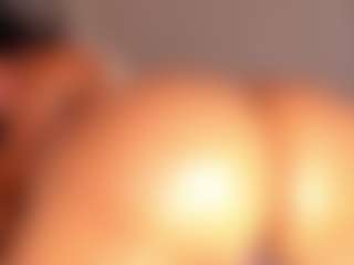 Live cam show with jessiigrey - Oil on Camiplay Live
