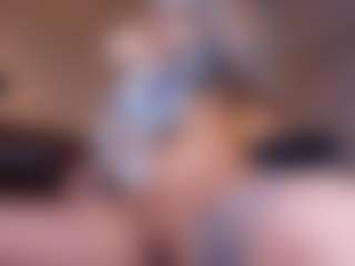 Live cam show with Mila - Public Red Hair on CamSextacy