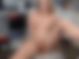 Live cam show with tymikaa - Bedroom Blonde Hair on Instabang