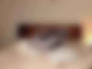 Live cam show with sunrisee - College Curvy on googirlz