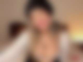 Live cam show with sunrisee - Petite on madthumbs