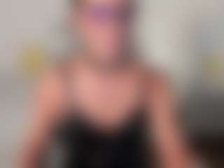 Live cam show with M A R T I N A - Shorthair on Strip Flash - Live Sex Shows