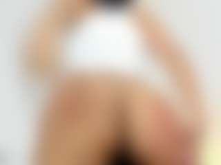 Live cam show with M A R T I N A - Skinny MILF on infinitiblacc.com