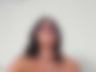 Live cam show with M A R T I N A - Colombia on Camiplay Live