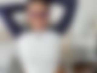 Live cam show with M A R T I N A - Senior on Stripli.com