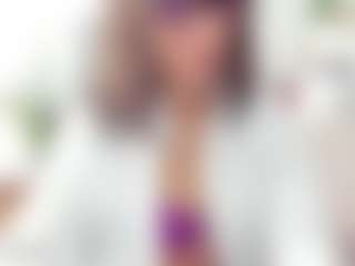 Live cam show with M A R T I N A - Senior on Dolls Live