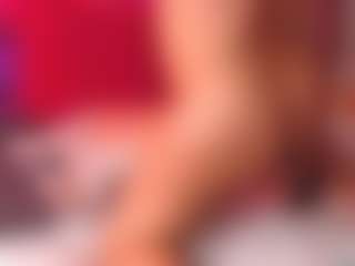 Live cam show with sarawiills - Camel Toe on SquirtSoMuch